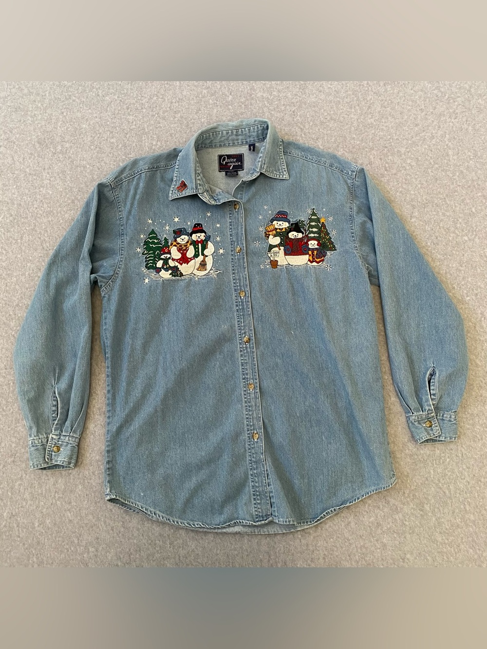 Womens Embroidered Christmas Shirt Button Down Long Sleeve Blue Chambray Denim M